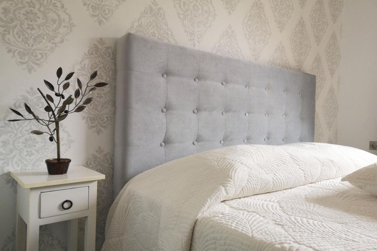 Pirofani Villa Apartments Apólpena Kültér fotó